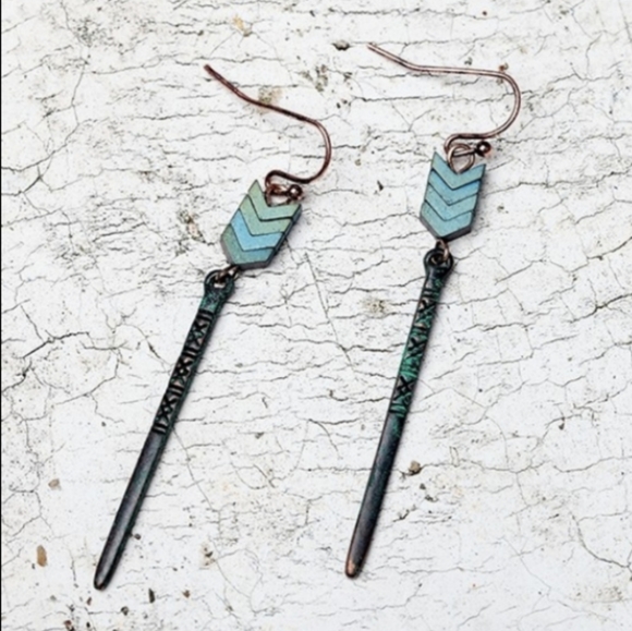 Jewelry - HP❤️‍🔥 Patina Chevron Dangle Earrings Hematite